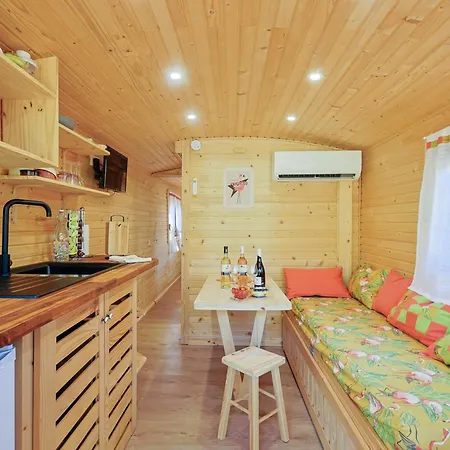 Roulotte Au Coeur Des Vignes,