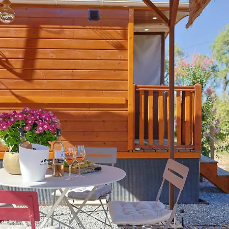 Roulotte Au Coeur Des Vignes, אתר קמפינג הייר