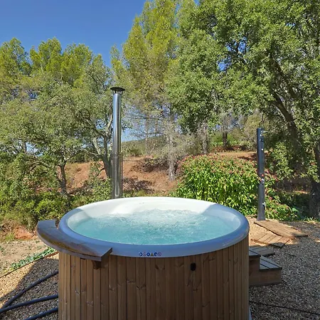 Roulotte Au Coeur Des Vignes, 耶尔