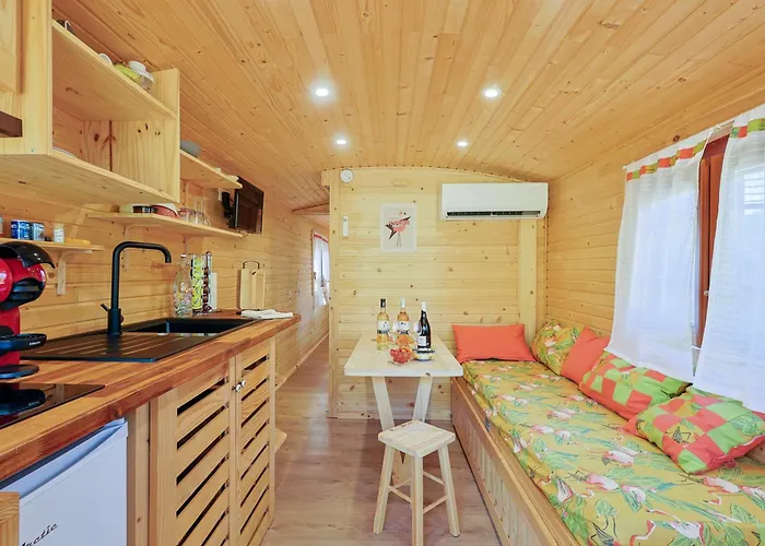 Roulotte Au Coeur Des Vignes,